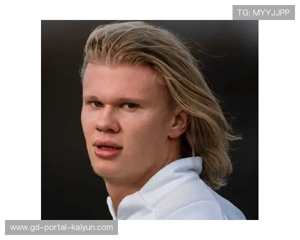 VAR判罚再度成为焦点，吕迪格禁区内抱摔哈兰德引热议