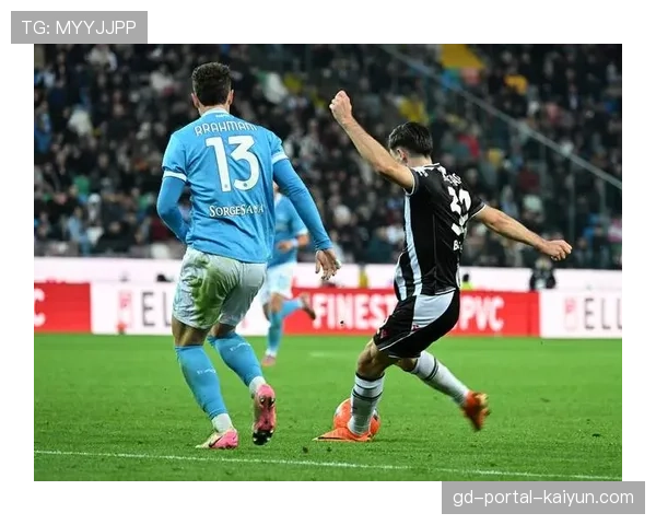 乌迪内斯爆冷击败AC米兰，埃克伦坎普头球破门定胜局